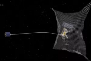 VIDEO: ESA harpunima i mrežama peca svemirski kr&scaron;