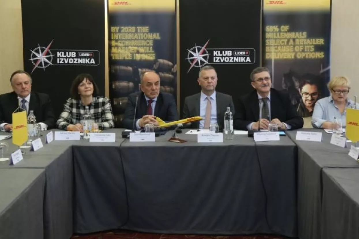 VIDEO: Baletne papučice, seksi &scaron;tikle i tange - Glasnovićevi darovi za zagovornike IK