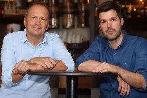 Weekend predstavlja urbani Pariz i Berlin, gradove nastale na  suživotu različitosti
