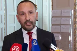 Hrast napu&scaron;ta vladajuću koaliciju, uskraćuje potporu ministrici Dalić