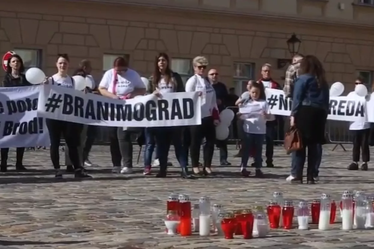 Prosvjed na Markovu trgu: Slavonski Brod hitno treba lijek, čisti zrak i čistu vodu