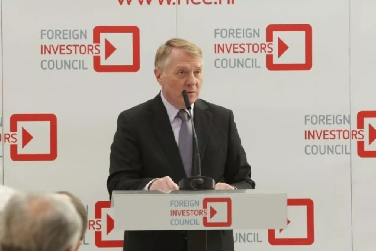 Fogec ocijenio da je utjecaj politike na gospodarstvo prevelik