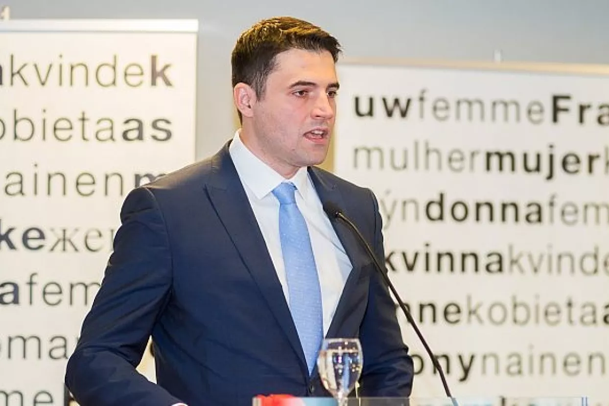 Bernardić obećava zapo&scaron;ljavanje mladih i sniženje PDV-a u turizmu