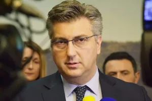 Oporba 're&scaron;etala' Plenkovića zbog Agrokora, saborski odbori podupiru Tolu&scaron;ića i Horvata