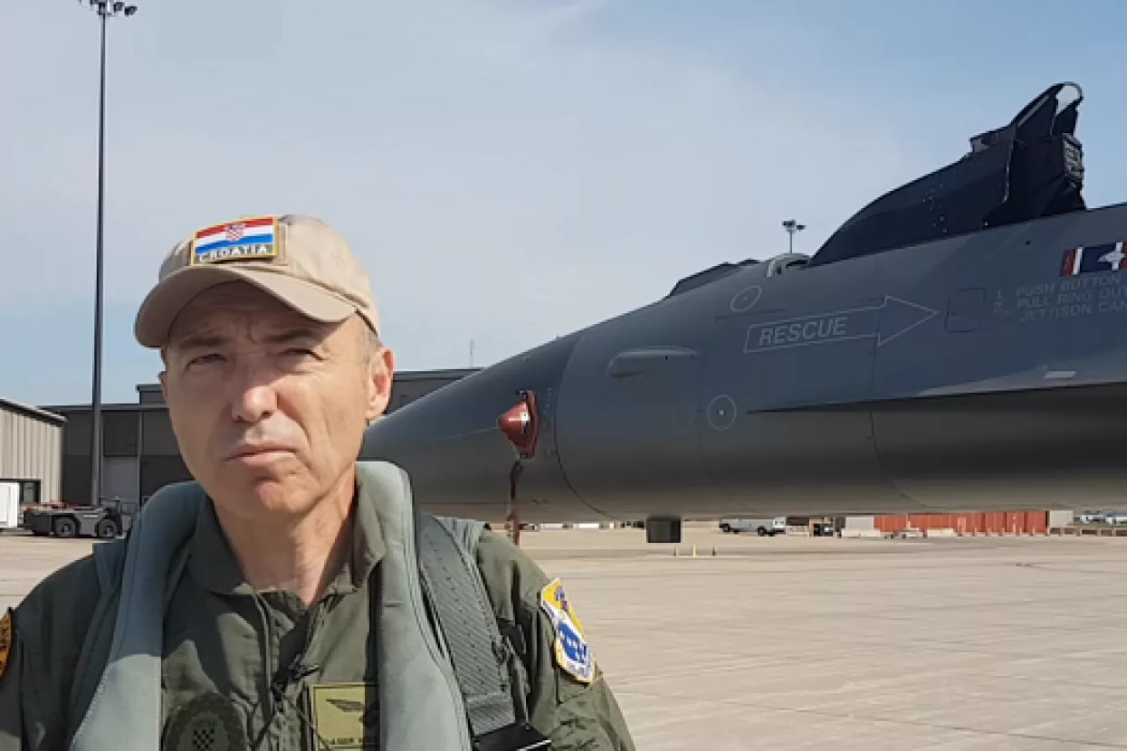 Krstičević isprobao F-16: Kupili smo moćne zrakoplove