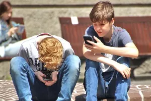 Francuska zabranjuje mobitele u osnovnim &scaron;kolama