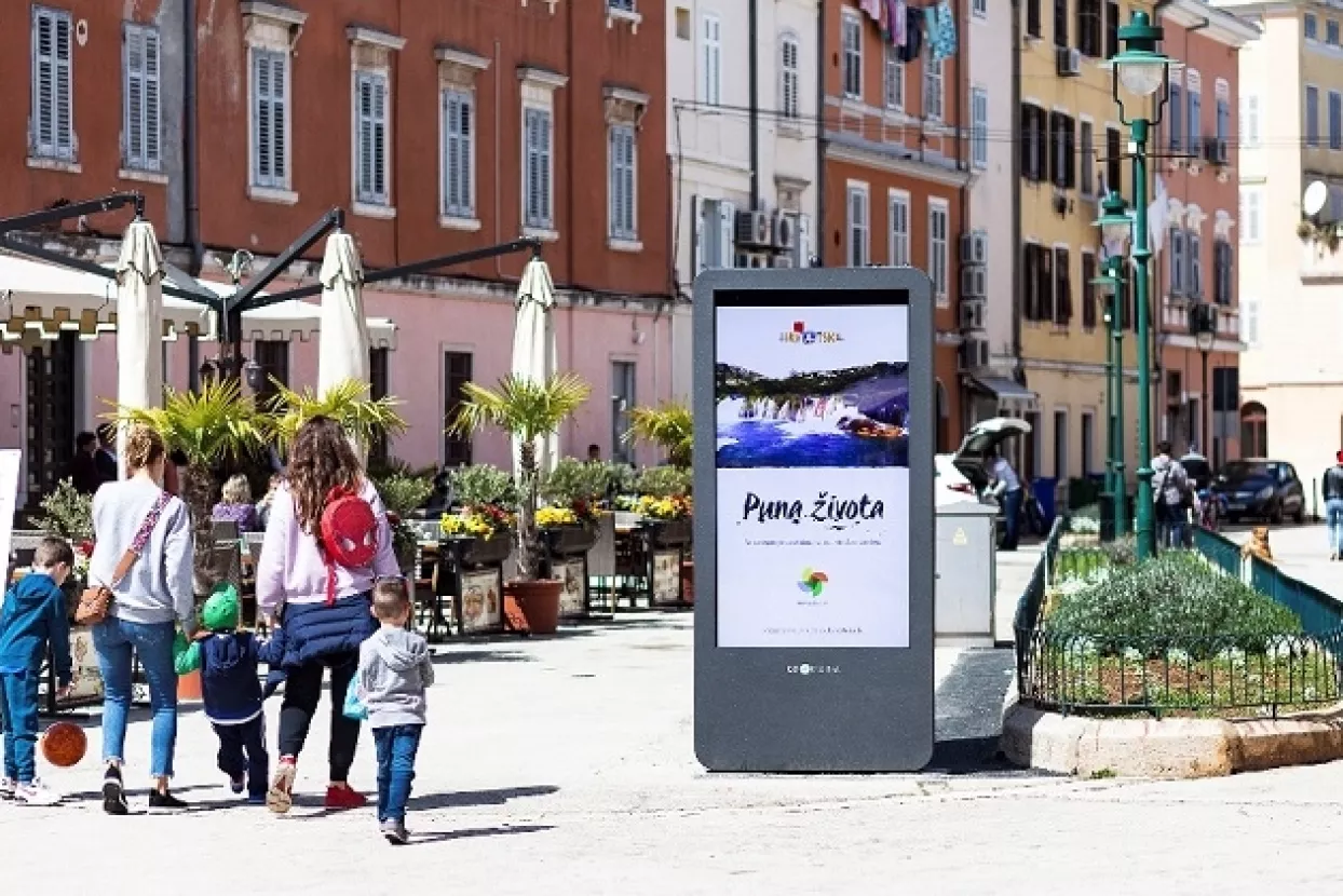 HT modernizira telefonske govornice: Bit će Wi-Fi Hot Spotovi i bežično će puniti mobitele