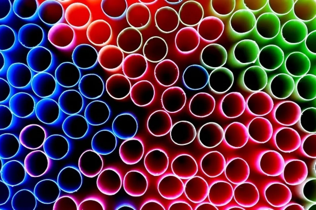 Njemački koncern Rewe povlači plastične slamke iz maloprodaje