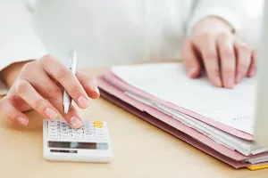 DZS: Polovica zaposlenih u platnom rangu od 2700 do 6000 kuna