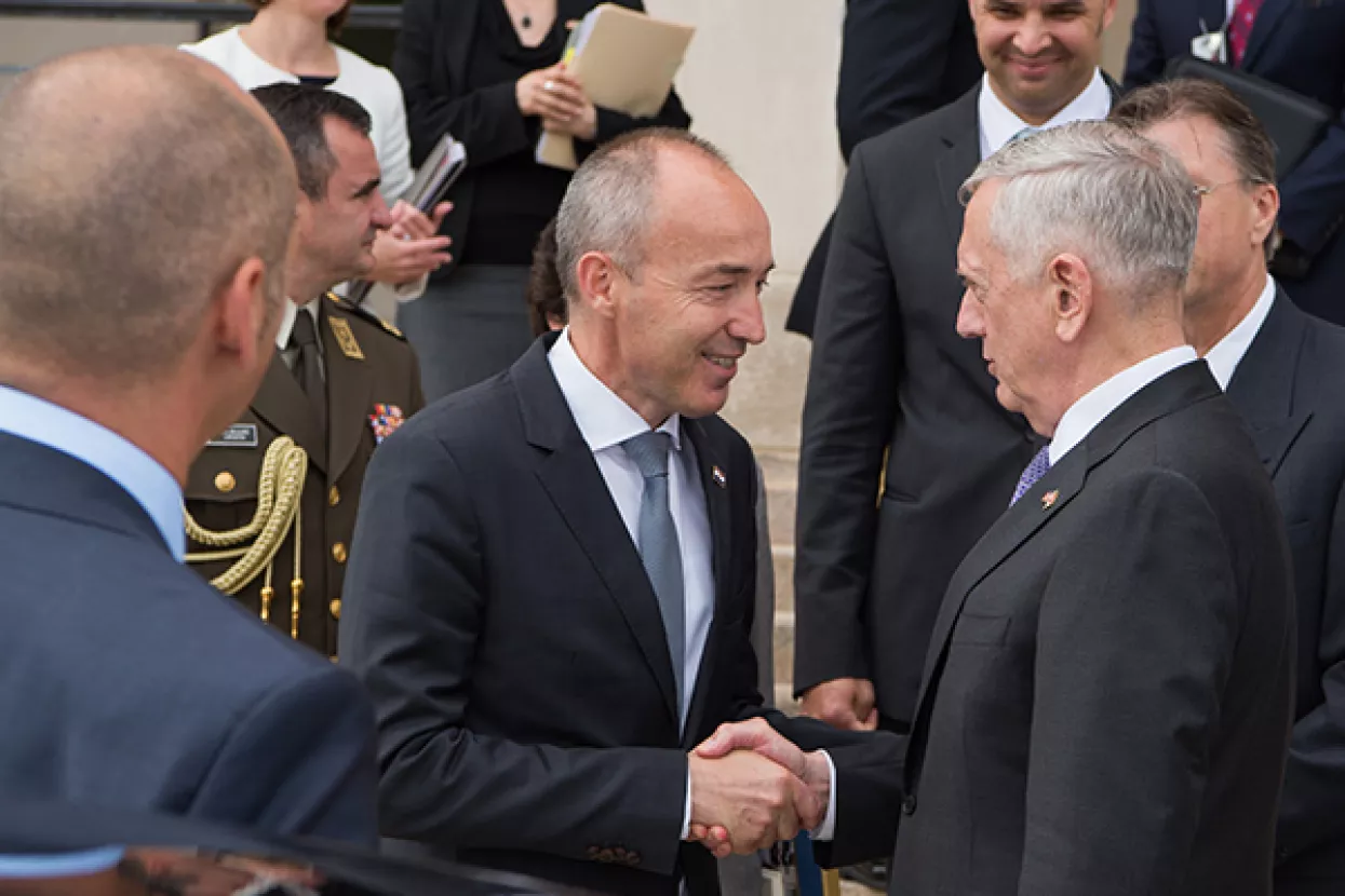 Mattis stigao u Zagreb, opovrgava da se SAD povlači iz NATO-a