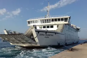 Putovanje na otoke: 4-člana obitelj za 2.200 kuna iz Zagreba na Vis, iz Osijeka na Lastovo 3.200