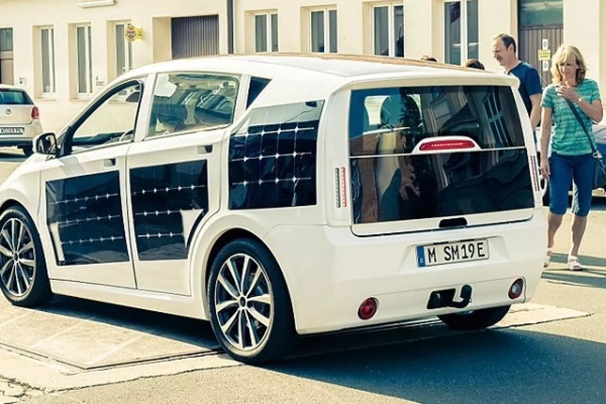 Njemački solarni električni automobil Sion punit će se tijekom vožnje