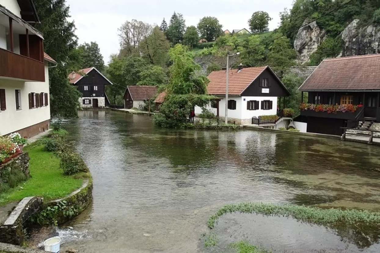 U Karlovačkoj županiji ostvareno pola milijuna turističkih noćenja, najvi&scaron;e u Rakovici i Slunju