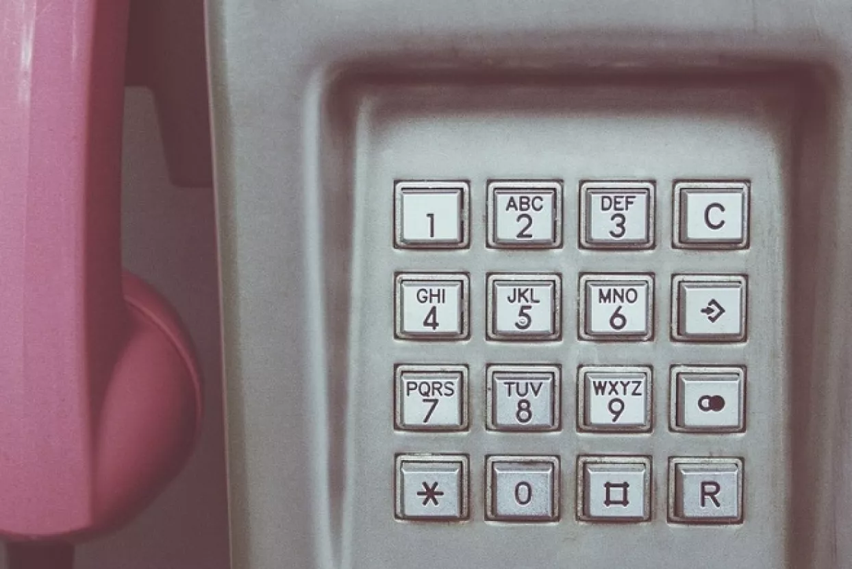 HAKOM: Prihodi od telefonskih usluga padaju, internet promet konstantno raste