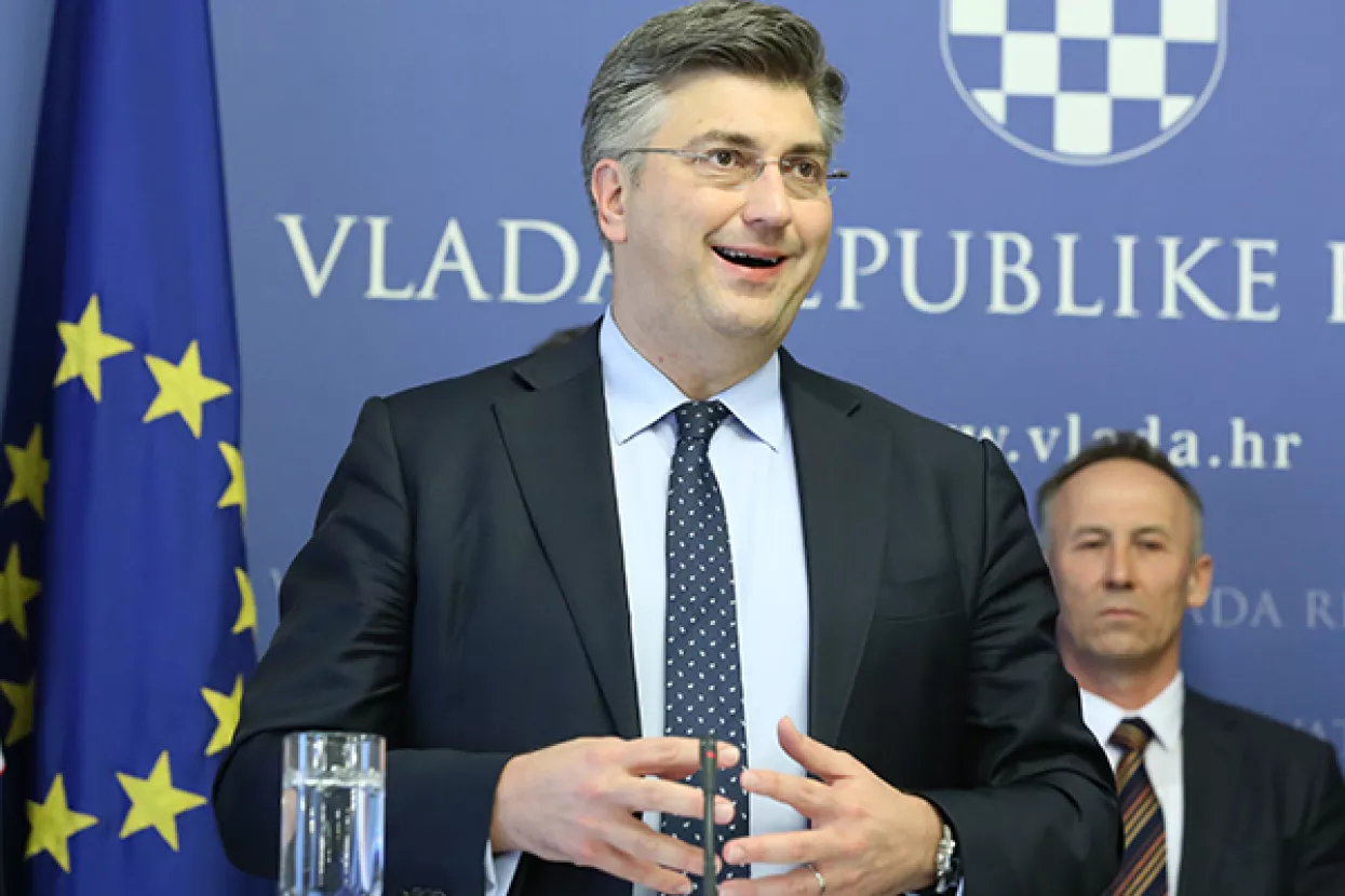 Plenković o aferi SMS: Tu sam da kao odgovorni građanin po&scaron;tujem institucije