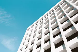 Lani izgrađeno 211 industrijskih zgrada i skladi&scaron;ta te 87 trgovina