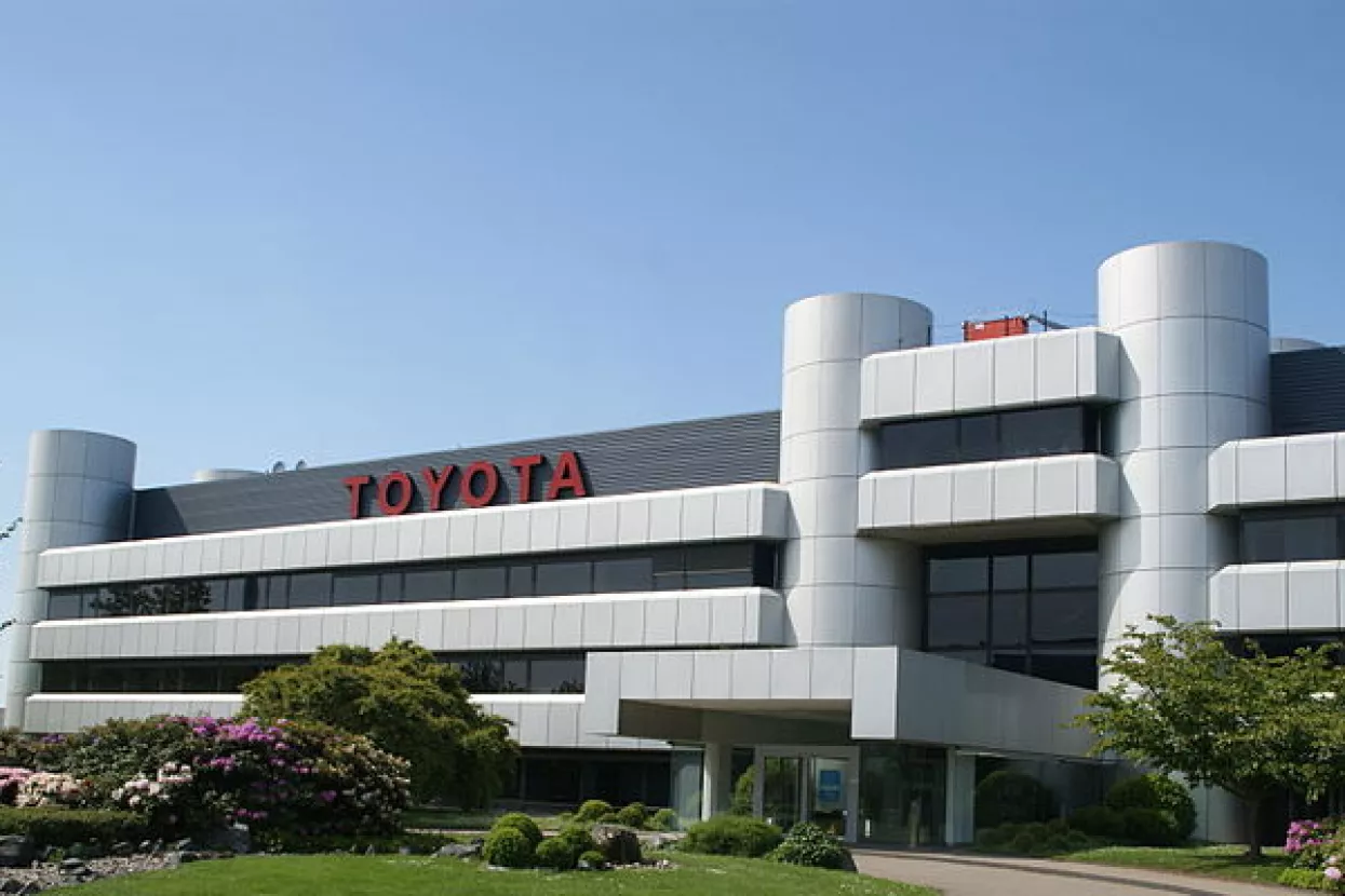 Toyota ponovno povlači hibridne automobile