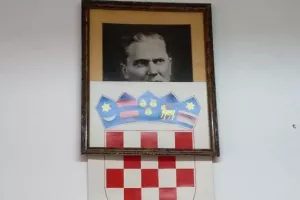 Hrvatska verzija Banksyja: U &scaron;koli u Rijeci ukazao se Tito