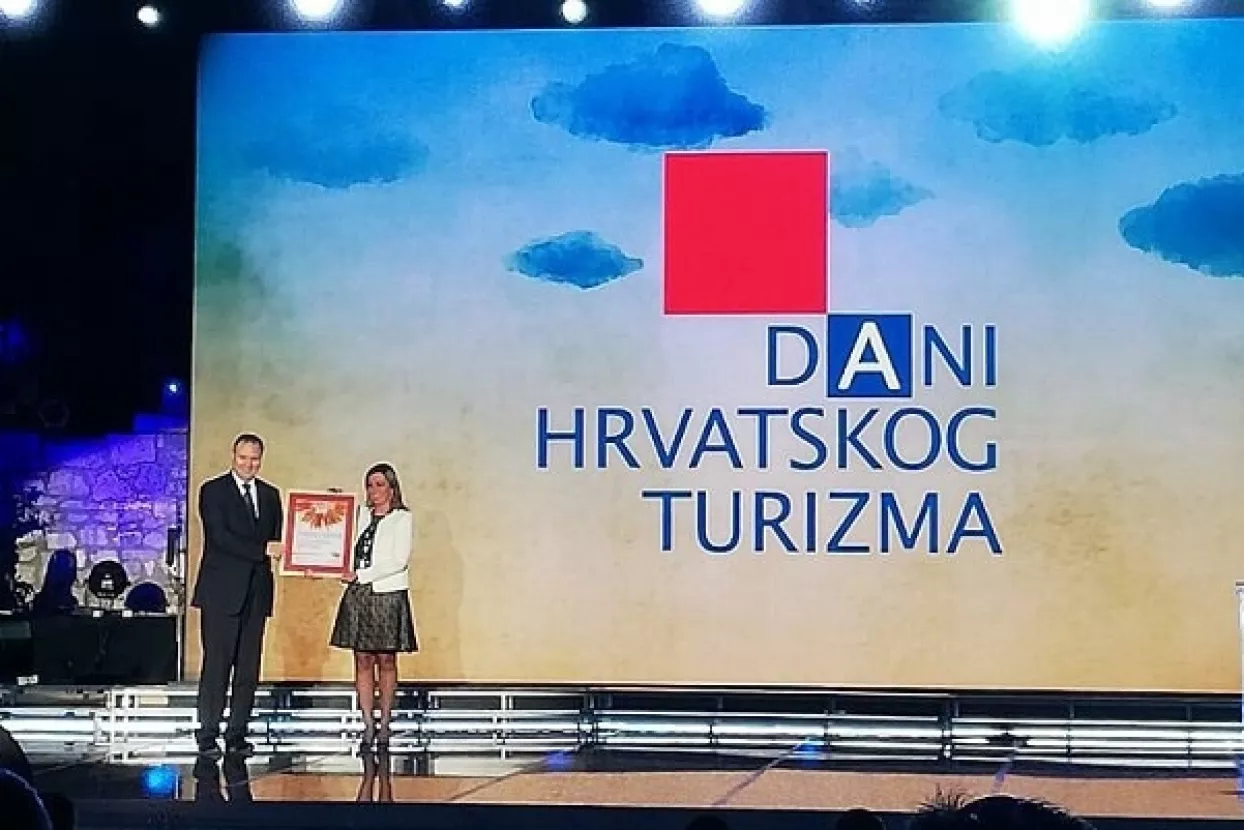 Uniline dobio Zlatnu kunu za najbolju veliku DMK putničku agenciju