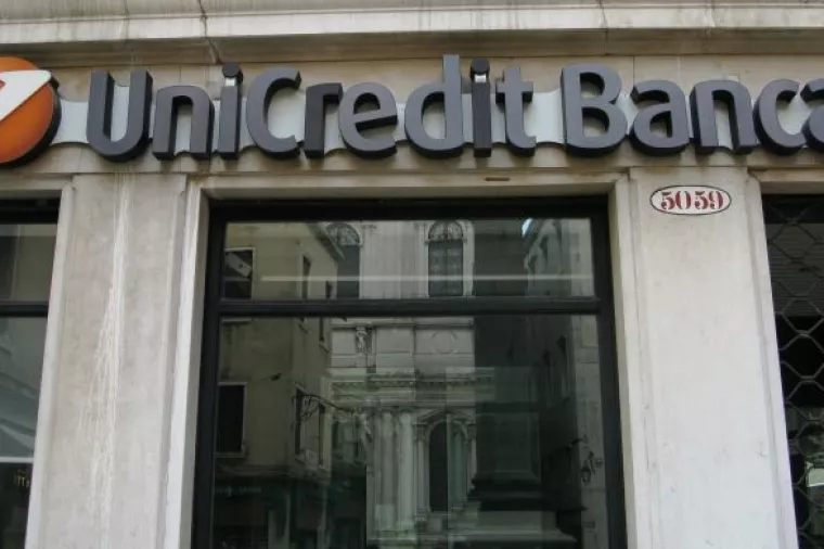 Otpis dugova pogodio dobit UniCredita