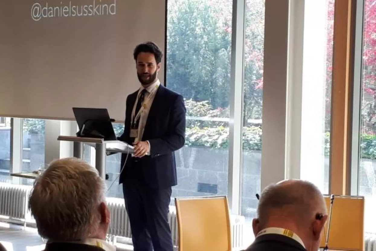 Susskind: Umjetna inteligencija redefinirat će ulogu lidera