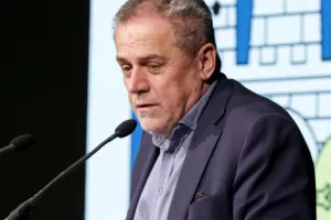 Pro&scaron;ao proračun, Bandić iz bolnice uspio dobiti 26 ruku
