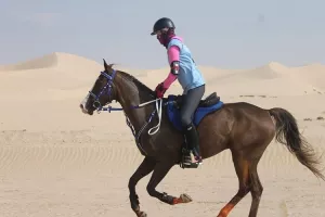VIDEO: Laura &Scaron;apić prejahala 160 kilometara pustinje na utrci kraj Abu Dhabija