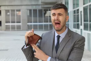 I menadžeri plaču jer imaju malu plaću (ne vrijedi za strance u Hrvatskoj)