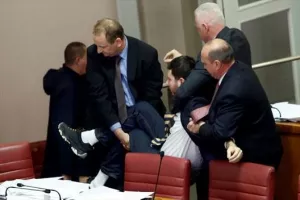 ANKETA: Trebaju li saborski za&scaron;titari dobivati sindikalni dodatak za izno&scaron;enje Pernara?