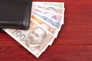 Pogledajte kako su plaće u prvom kvartalu istovremeno i porasle i pale