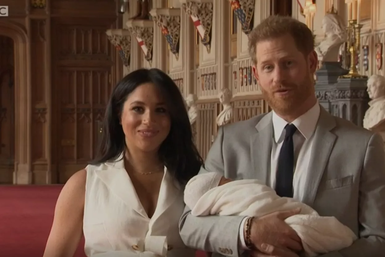 Princ Harry i Meghan predstavili malenog nasljednika