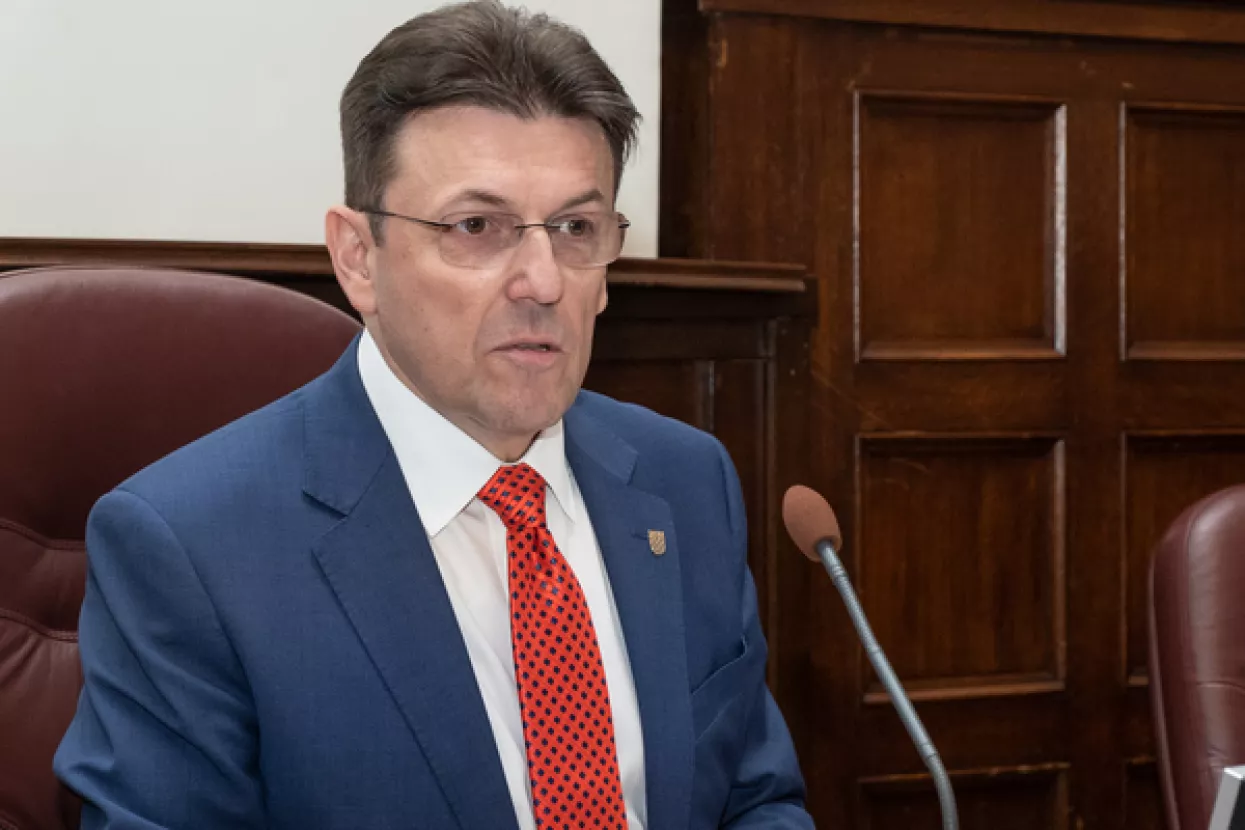 Burilović: Treba u potpunosti ukinuti kvote i olak&scaron;ati zapo&scaron;ljavanje stranaca