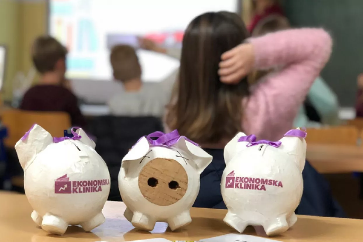 'Veliki' studenti osmislili aplikaciju da financijama pouče 'male' osnovno&scaron;kolce
