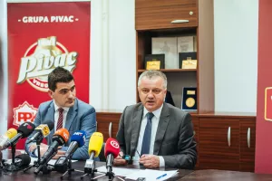 Alen Kajmović: Vajdini stipendisti dobit će 2.800 kuna, blagdanske pakete, udžbenike, topli obrok...