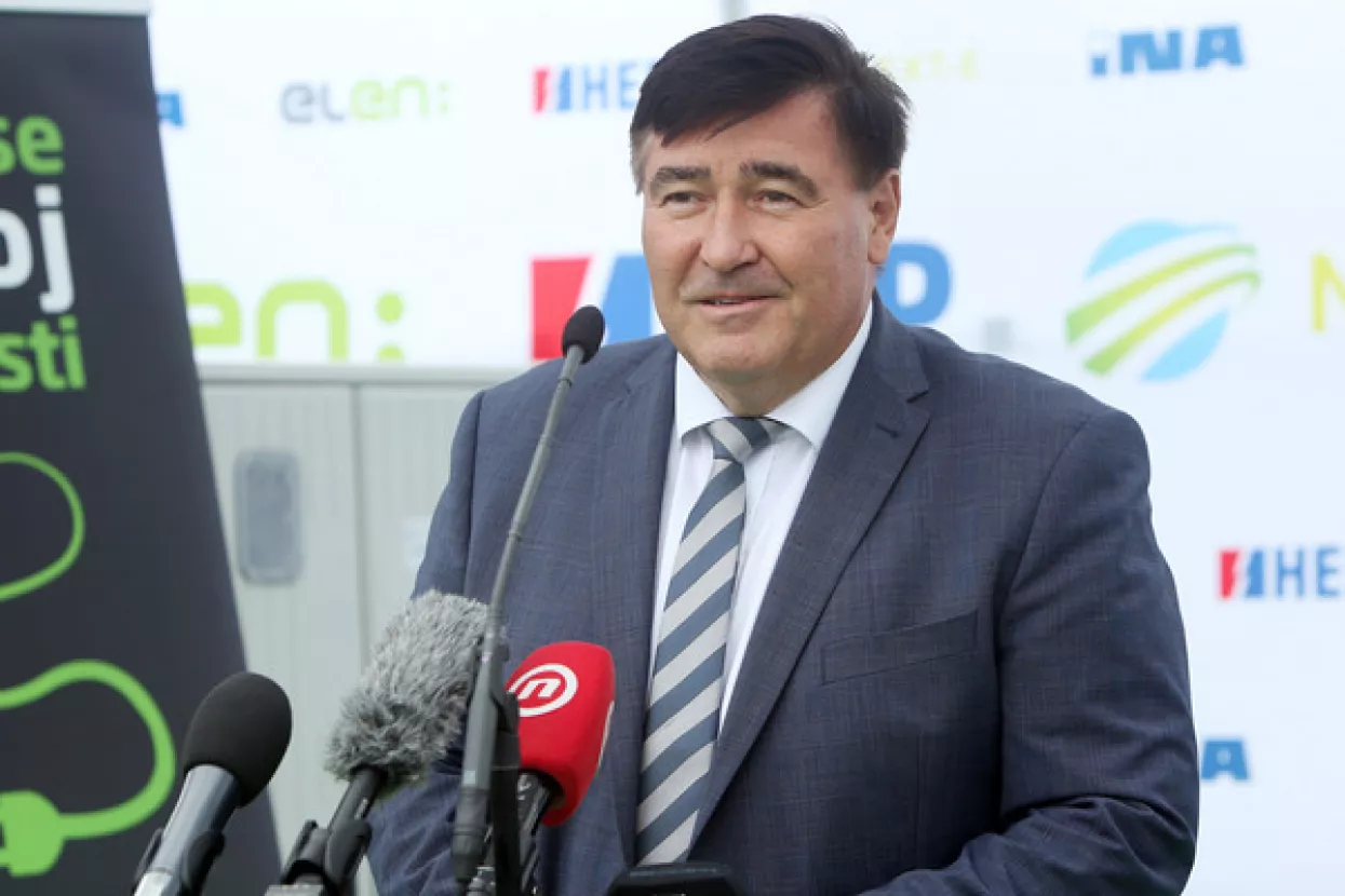 Na odmori&scaron;tu Brinje u pogon pu&scaron;tene punionice za električna vozila