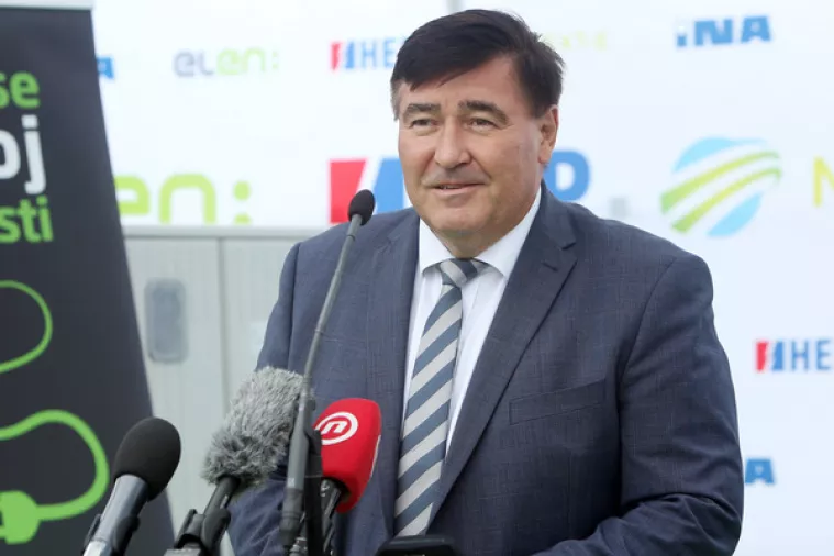 Na odmori&scaron;tu Brinje u pogon pu&scaron;tene punionice za električna vozila