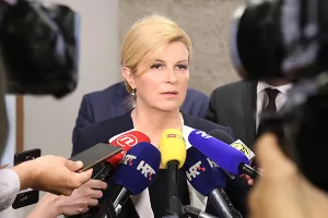Danas u Hrvatskoj - Predsjednica u obilasku Krka, Vrbnika, Crikvenice, Kraljevice i Omi&scaron;lja