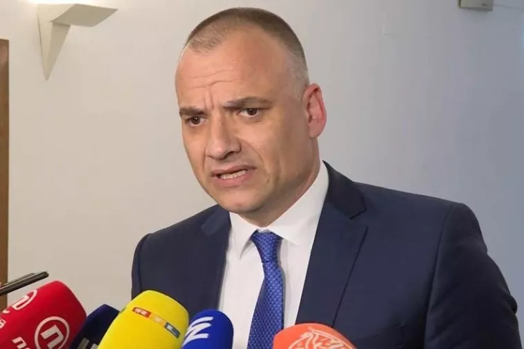 &Scaron;to kaže SOA: Jesu li Grabar Kitarović i Plenković ikad tražili provjeru ministara?