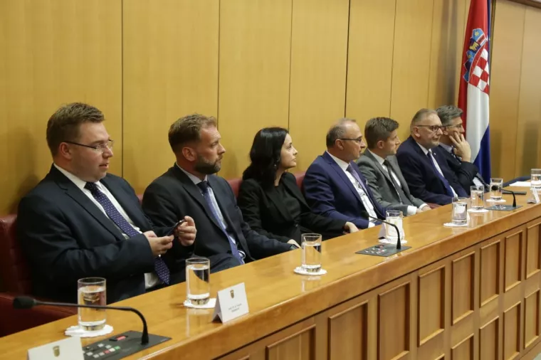 Sabor potvrdio &scaron;est ministara. Za&scaron;to je odgođeno glasanje o Josipu Aladroviću?