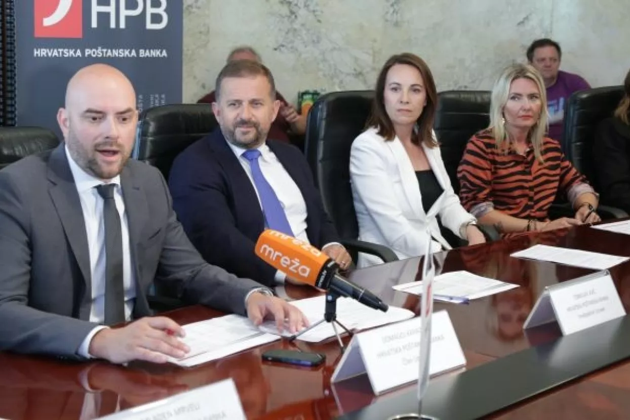 Hrvatska po&scaron;tanska banka u prvih &scaron;est mjeseci ove godine ostvarila rekordnu dobit
