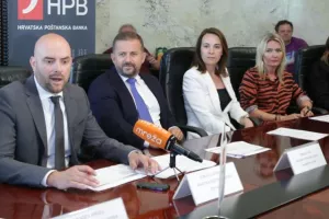 Hrvatska po&scaron;tanska banka u prvih &scaron;est mjeseci ove godine ostvarila rekordnu dobit
