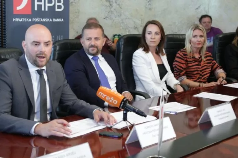 Hrvatska po&scaron;tanska banka u prvih &scaron;est mjeseci ove godine ostvarila rekordnu dobit