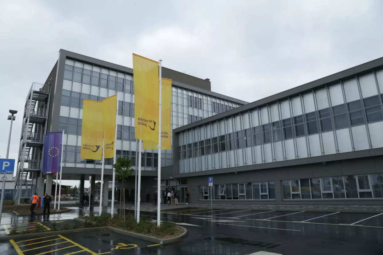 FOTO: Otvoren novi sortirni centar, srce svih po&scaron;tanskih procesa u RH