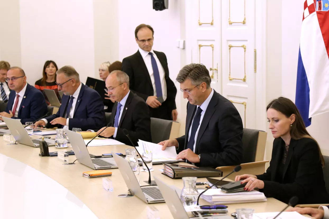 Danas u Hrvatskoj: Sjednica Vlade, premijer Plenković u Đuri Đakoviću...