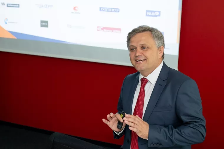 Mid Europa Partners investira u M+ Grupu