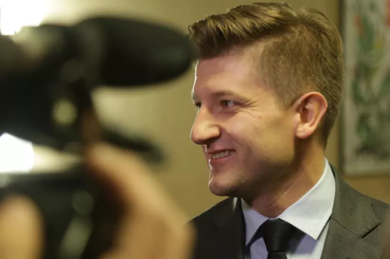 Zdravko Marić: Lani je 800.000 zaposlenika dobilo prosječno po 4250 'neoporezivih' kuna