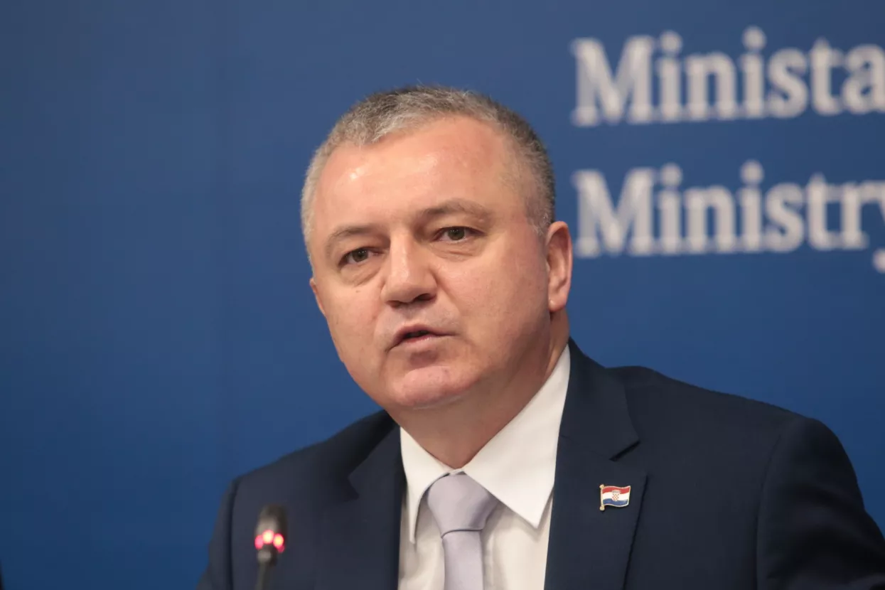 Ministar Horvat: Nema mjesta panici, ali pripremamo mjere pomoći za poduzetnike
