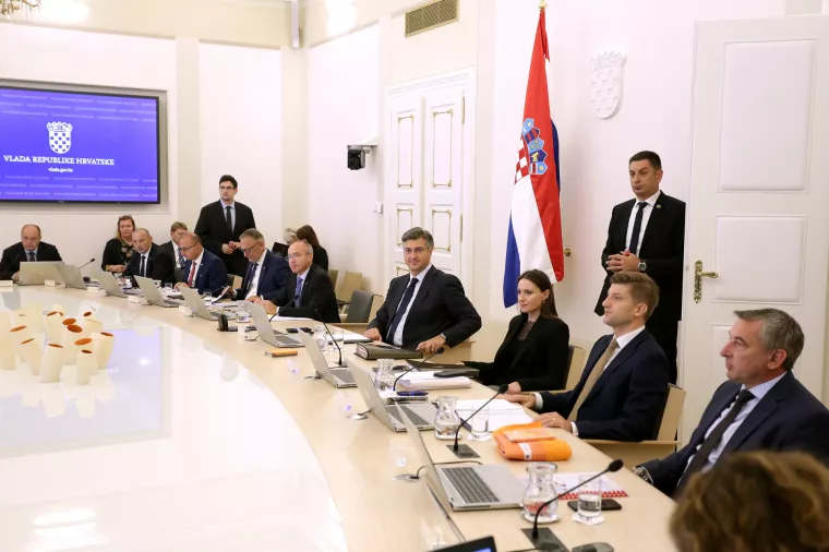 Danas u Hrvatskoj: Sabor o Zakonu o osiguranju, Vlada o koronavirusu...