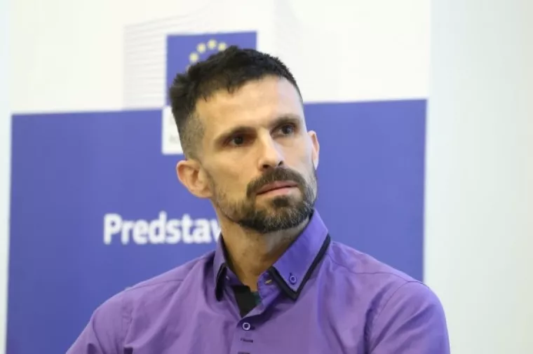 Toni Miliun:&nbsp;Za 10-ak dana broj zaraženih će naglo skočiti, ali bi ih ukupno moglo bi biti manje od 3000