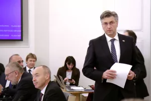 Koronavirus podjela: Država 'daruje' minimalac privatnom sektoru uz punu plaću za sve državne službe&nbsp;